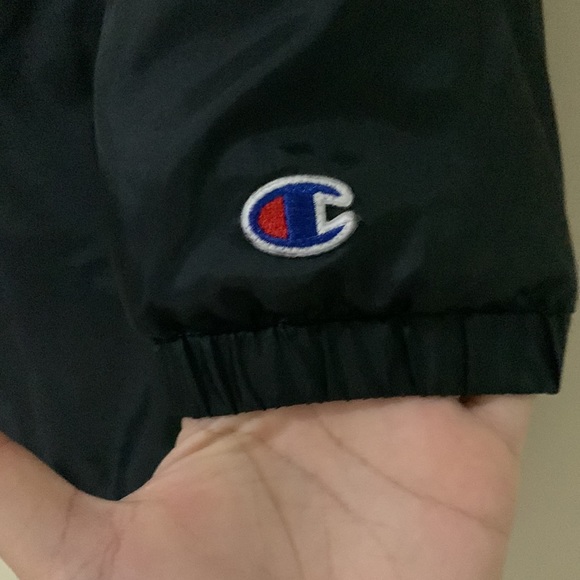 Champion, wind breaker style jacket - Picture 3 of 7